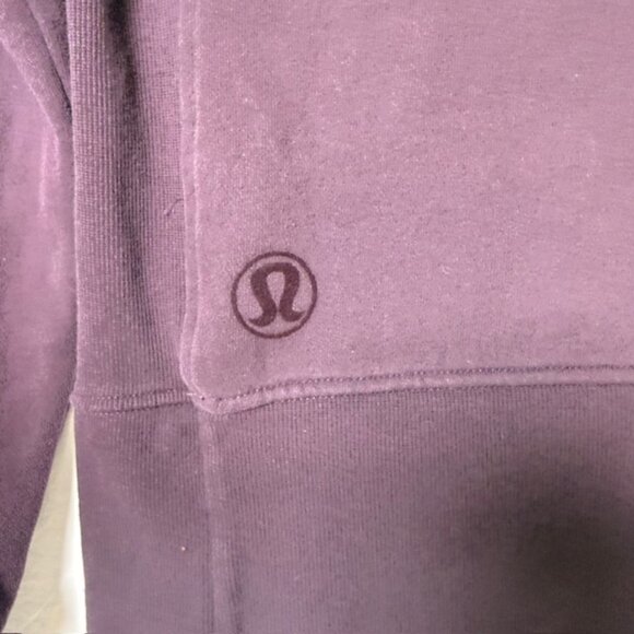 Lululemon Floral Flock Pullover Size 8 Black Cherry Purple Felt Flower Pouch - Picture 6 of 9